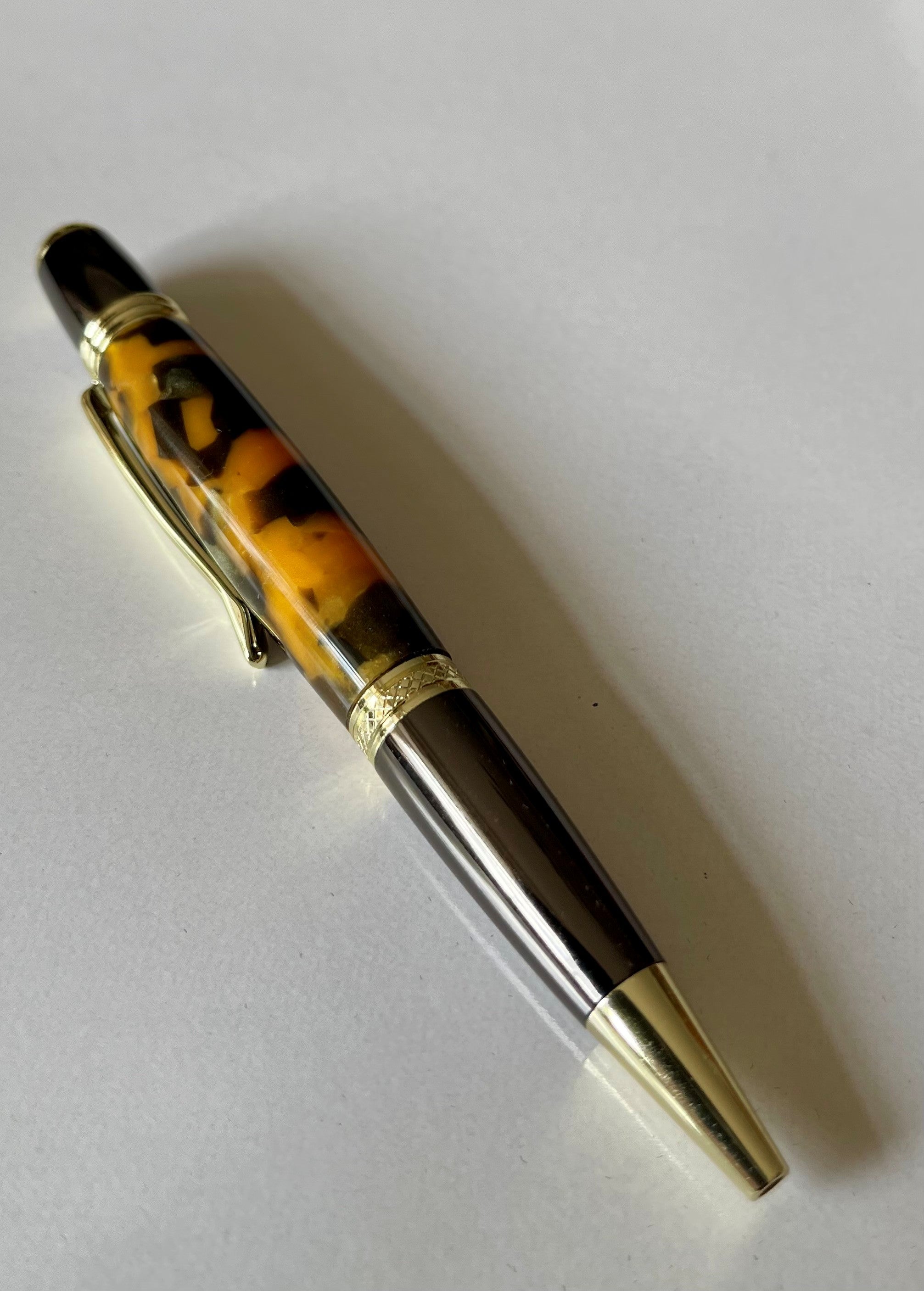 Sierra Twist Ballpoint Pen – Amber & Black Swirl with Gold Fittings