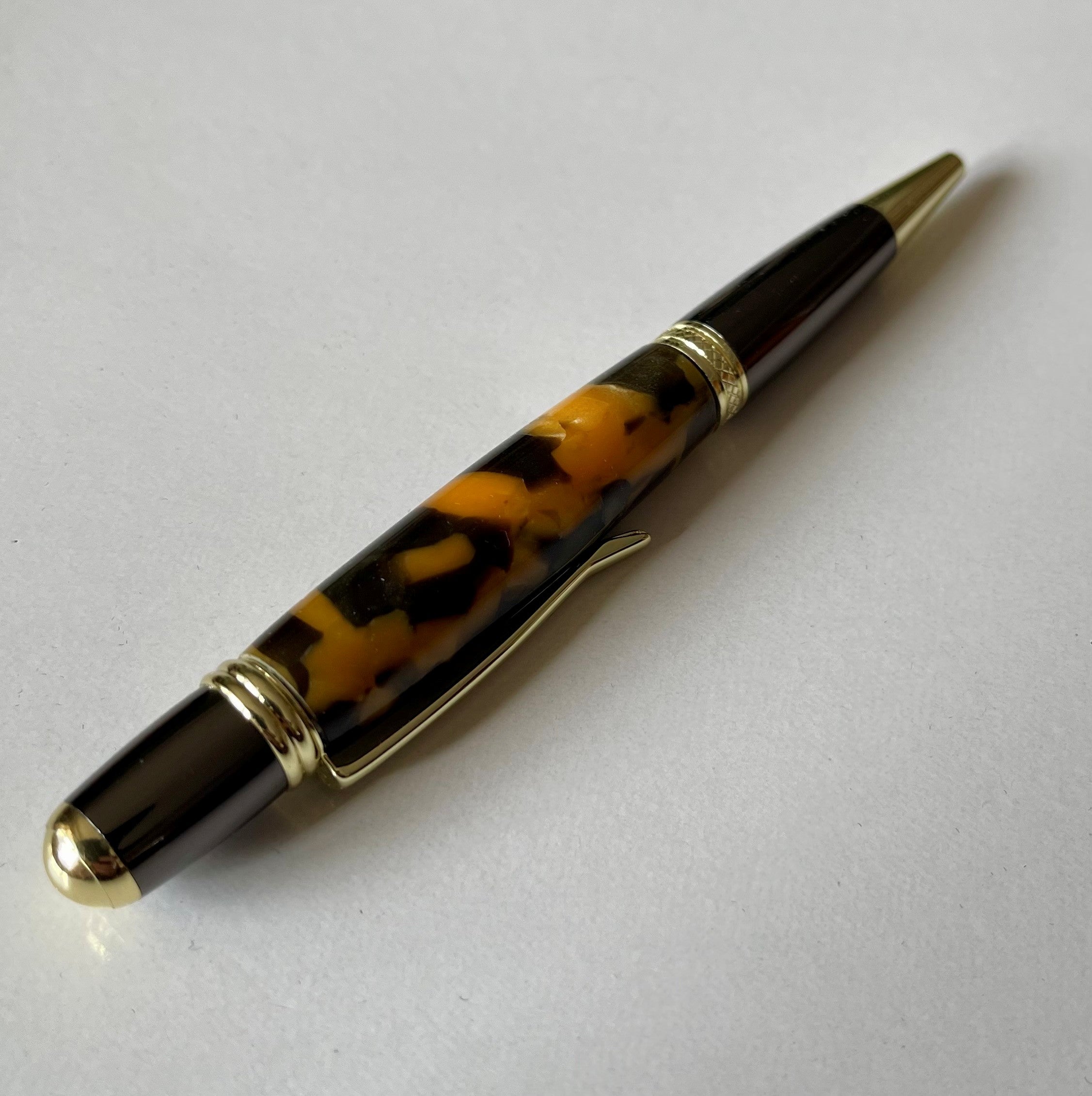 Sierra Twist Ballpoint Pen – Amber & Black Swirl with Gold Fittings