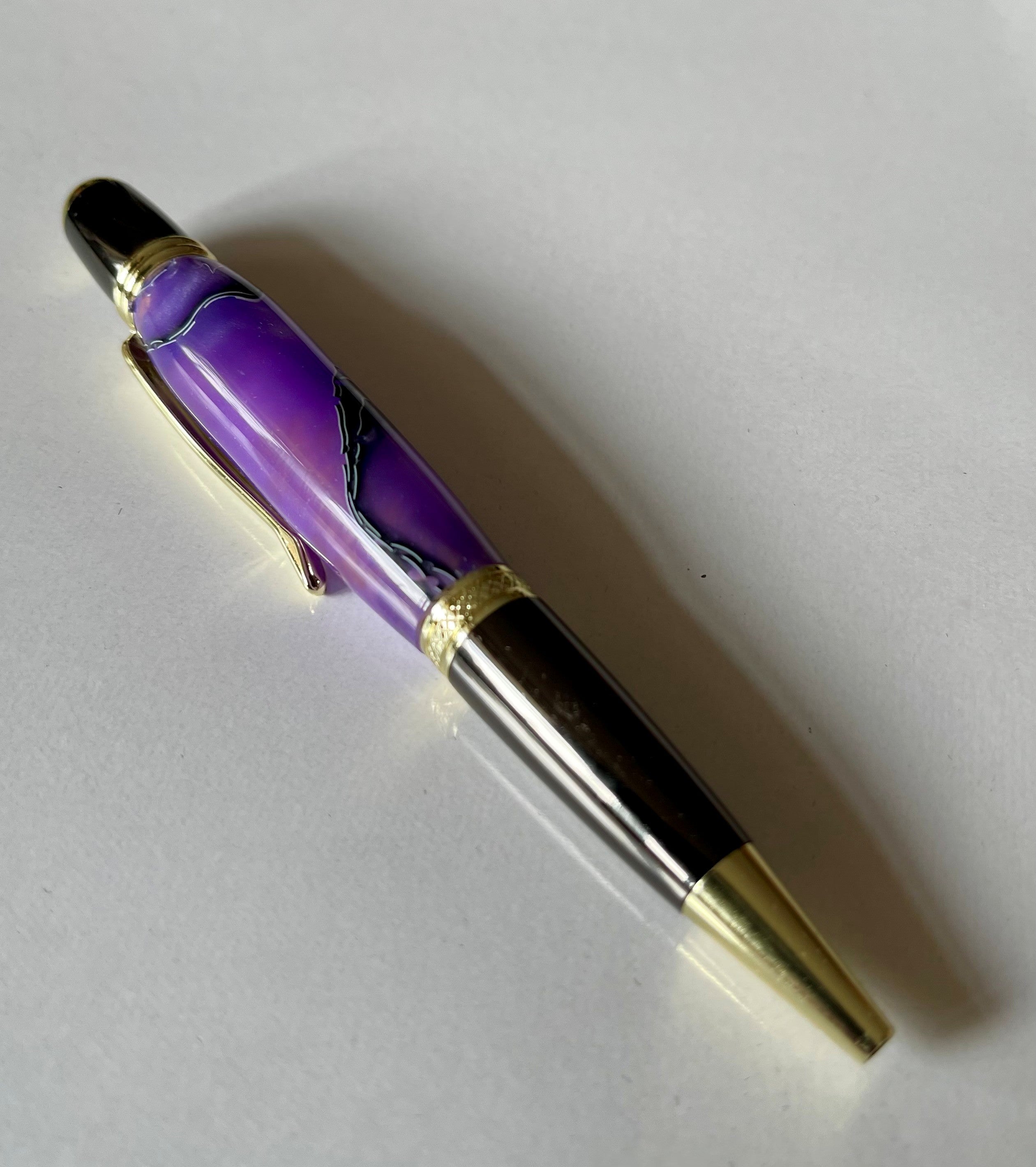 Sierra Twist Ballpoint Pen – Purple & Black Swirl with Gold Coloured Fittings